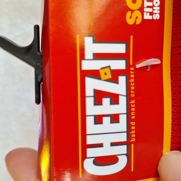Cheez It Cracker new pair of men's socks fits shoe size 6-12 - Picture 3 of 8